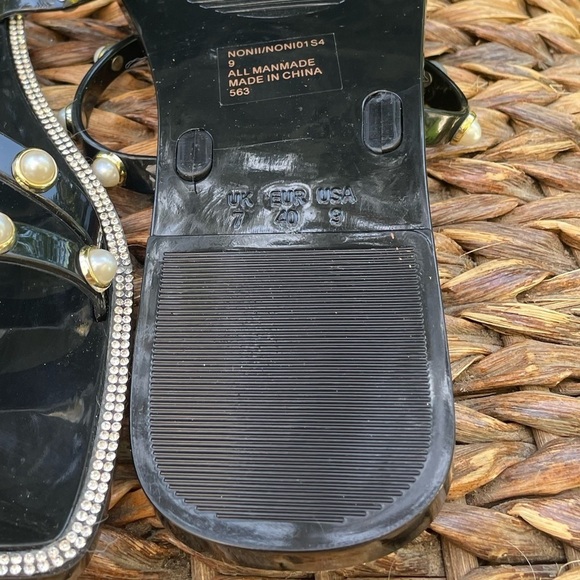 NEW Steve Madden Yalsa Black Jelly Pearl Embellished Flat Slide Sandals.  Size 9 - Picture 6 of 7